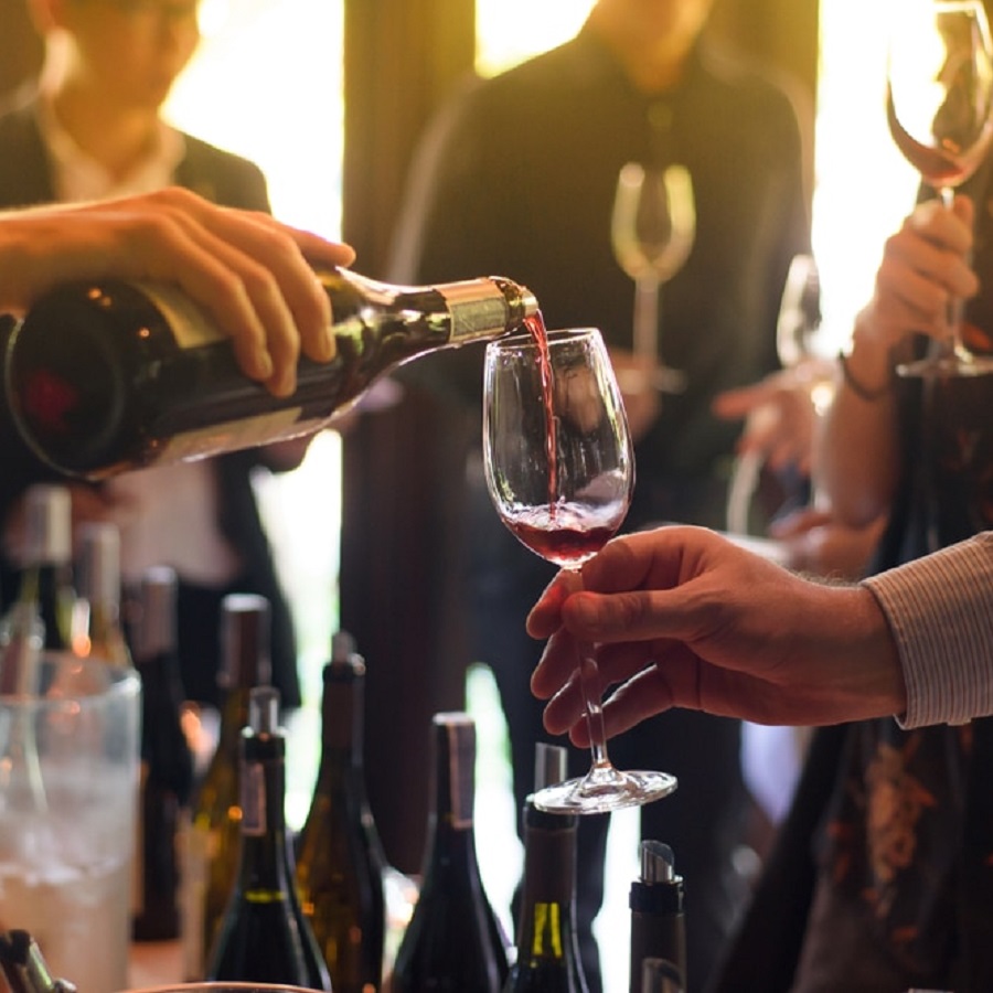 Holiday Crowd Pleaser Wine Tasting Evening December 5, 2024